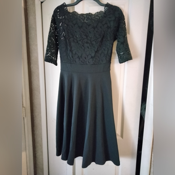 Black Sleeved Midi Dress - Picture 2 of 4